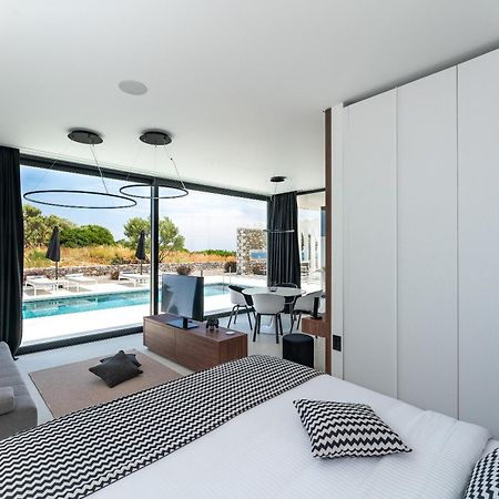 Amara Luxury Villas ลาคาเนีย ภายนอก รูปภาพ